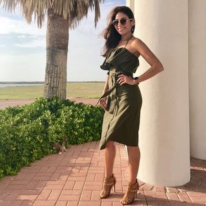 Strapless Olive Green Midi Dress with Pockets! 👗